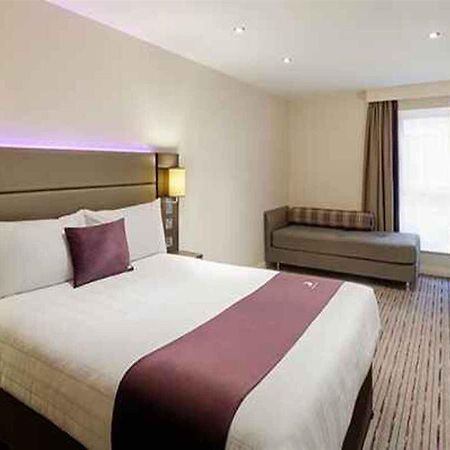 Premier Inn Premier Inn Саффрон-Уолден Экстерьер фото
