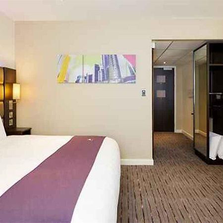 Premier Inn Premier Inn Саффрон-Уолден Экстерьер фото