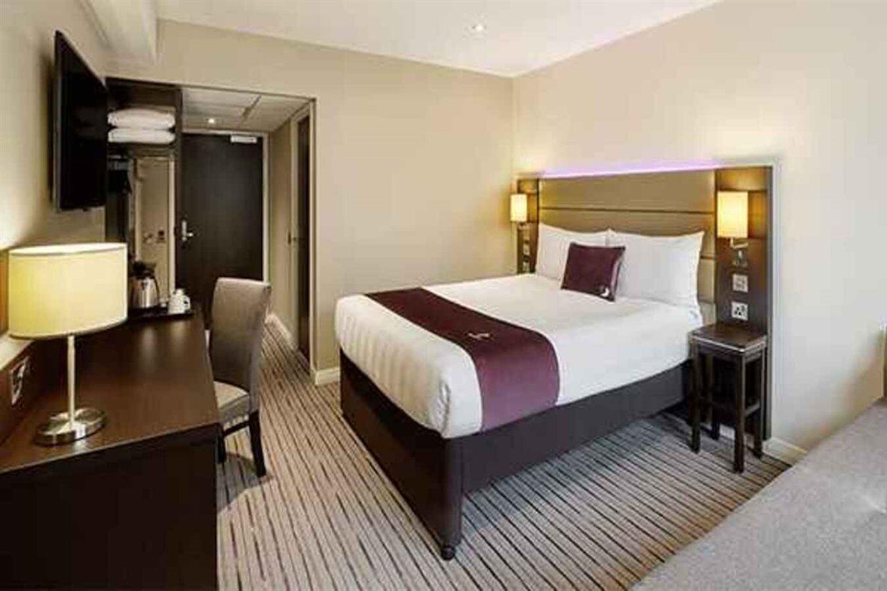 Premier Inn Premier Inn Саффрон-Уолден Экстерьер фото